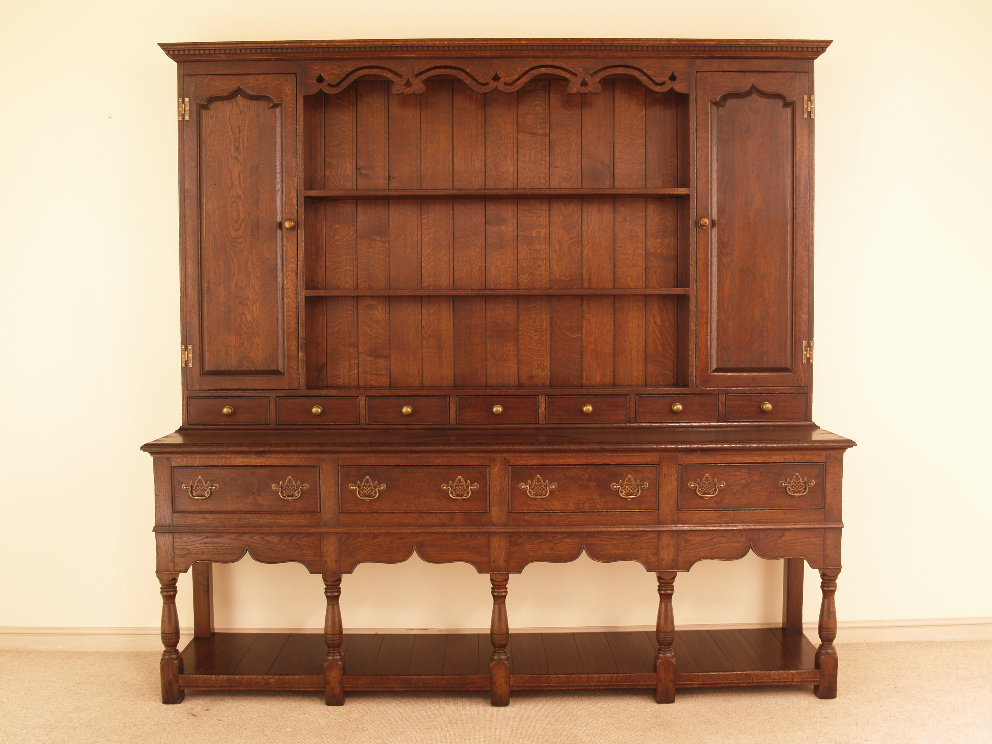 Classic Furniture 5 Dresser base
