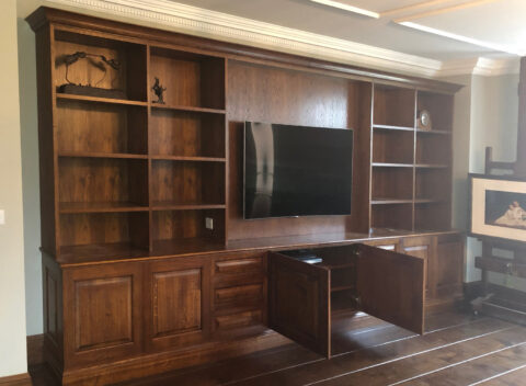 Classic Furniture 7 Large oak TV cabinet