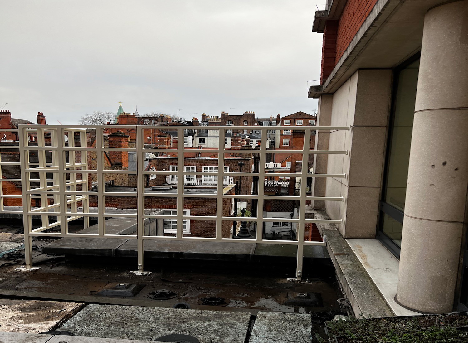 Park Lane bespoke steel fence, London