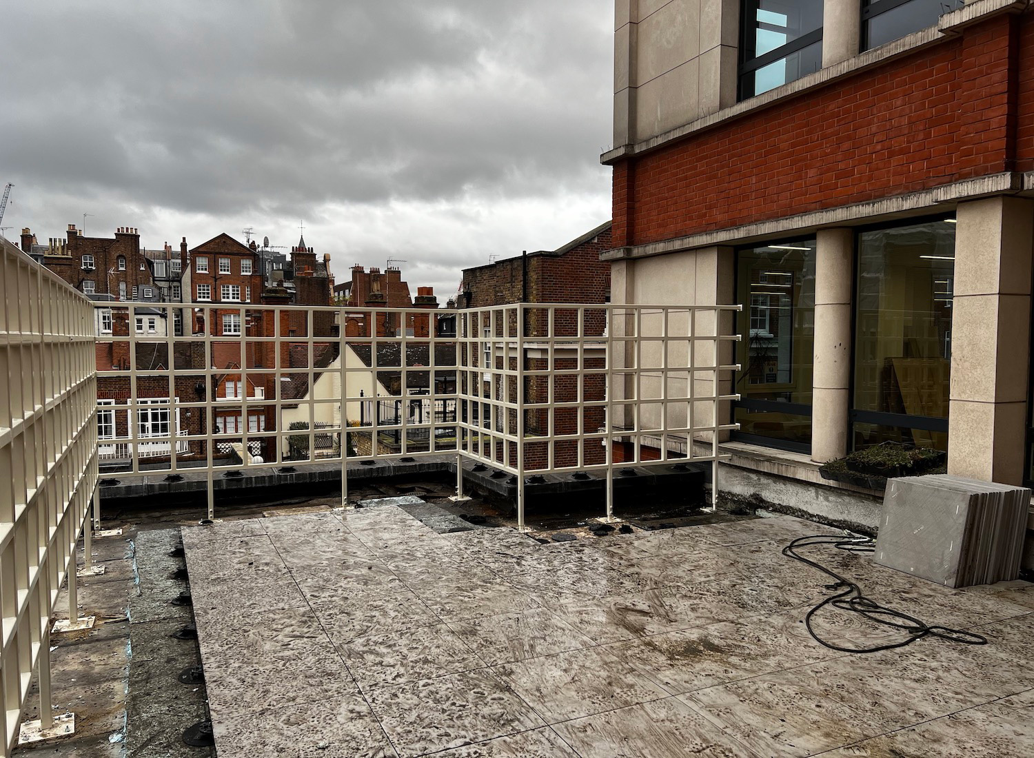 Park Lane bespoke steel fence, London