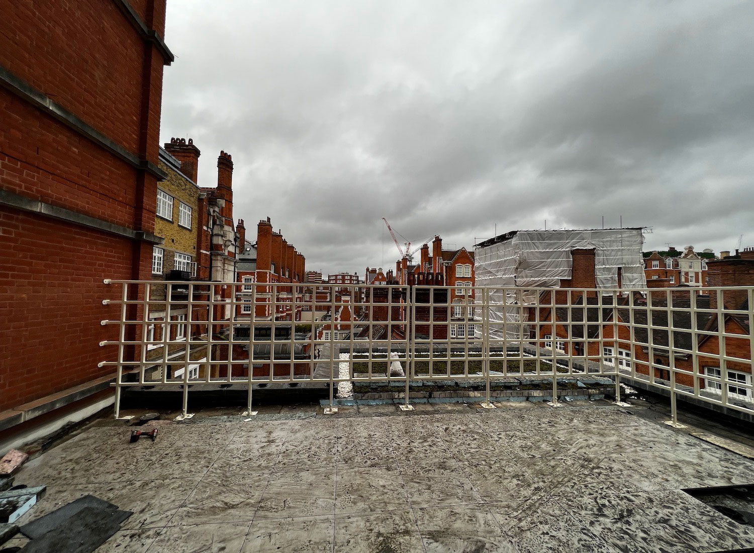 Park Lane bespoke steel fence, London