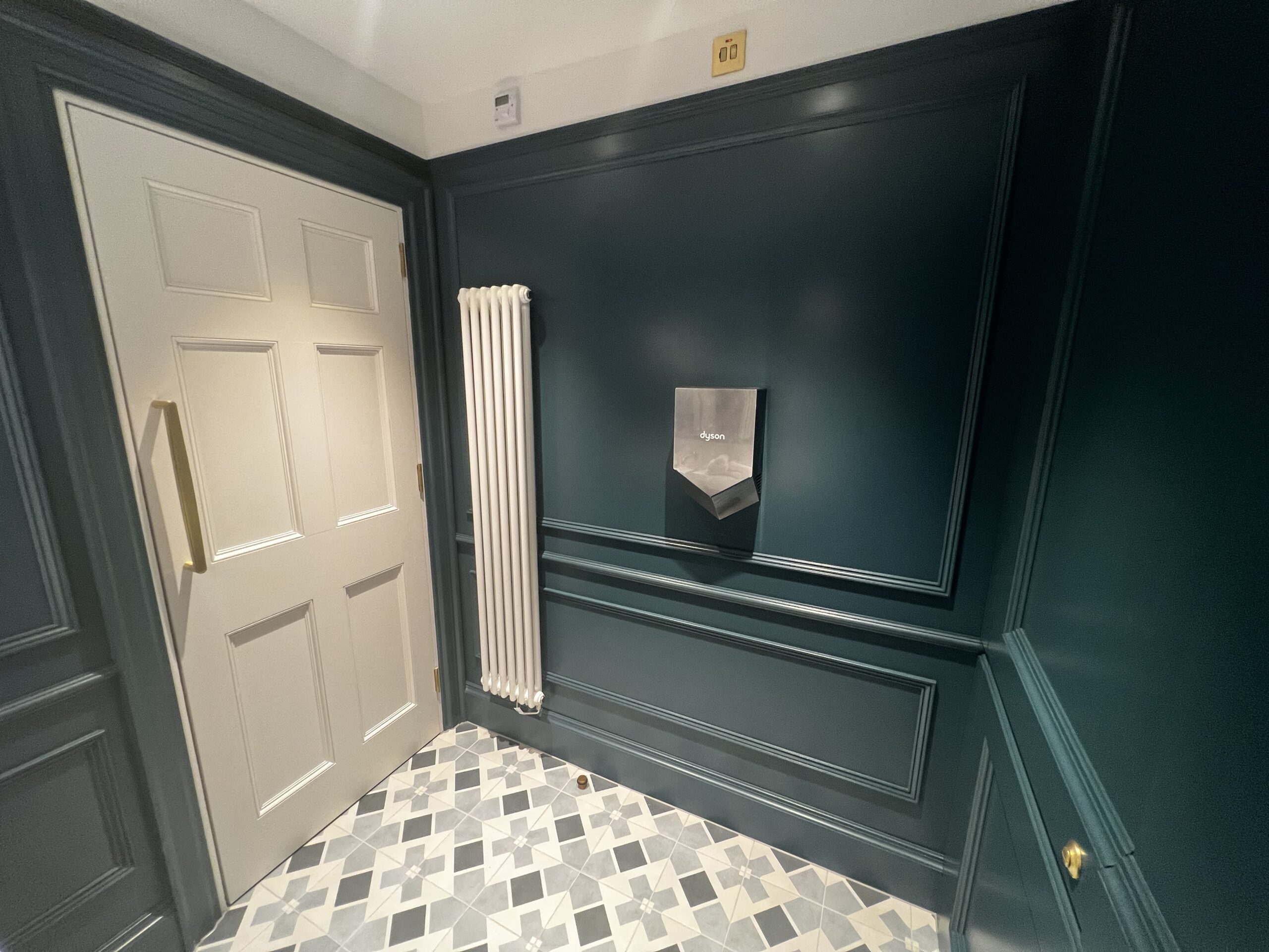 Bespoke Fitted Furniture London & Home Counties 4 Oak wall panelling, private residential commission