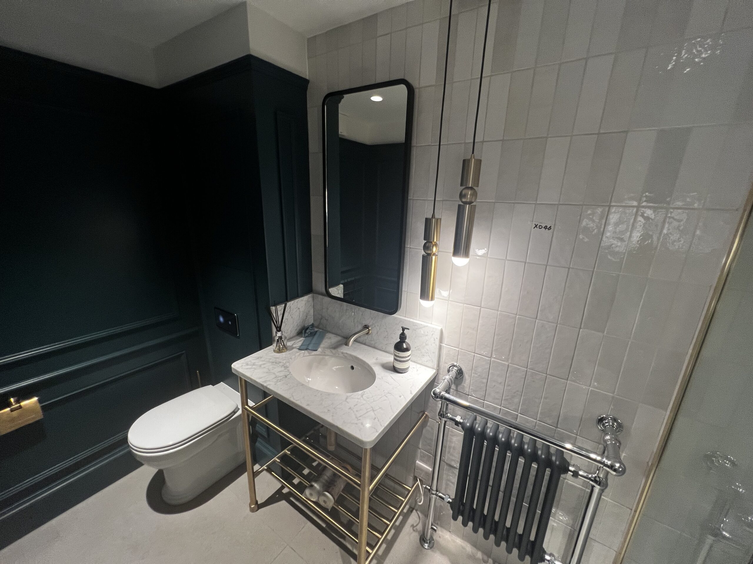 Bespoke Mirrored Walls 6 Bespoke mirror panel within fitted joinery