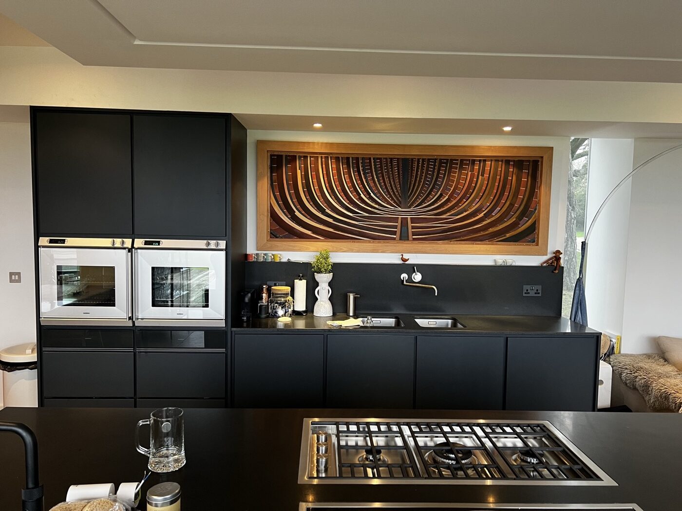 Essex Kitchen - Bespoke Kitchen, Essex 8 Essex Kitchen - Bespoke Kitchen, Essex photograph 7 by Reeve & Co Interiors