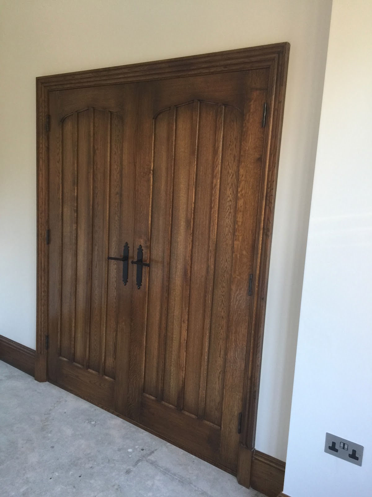 Kent new-build bespoke joinery and library