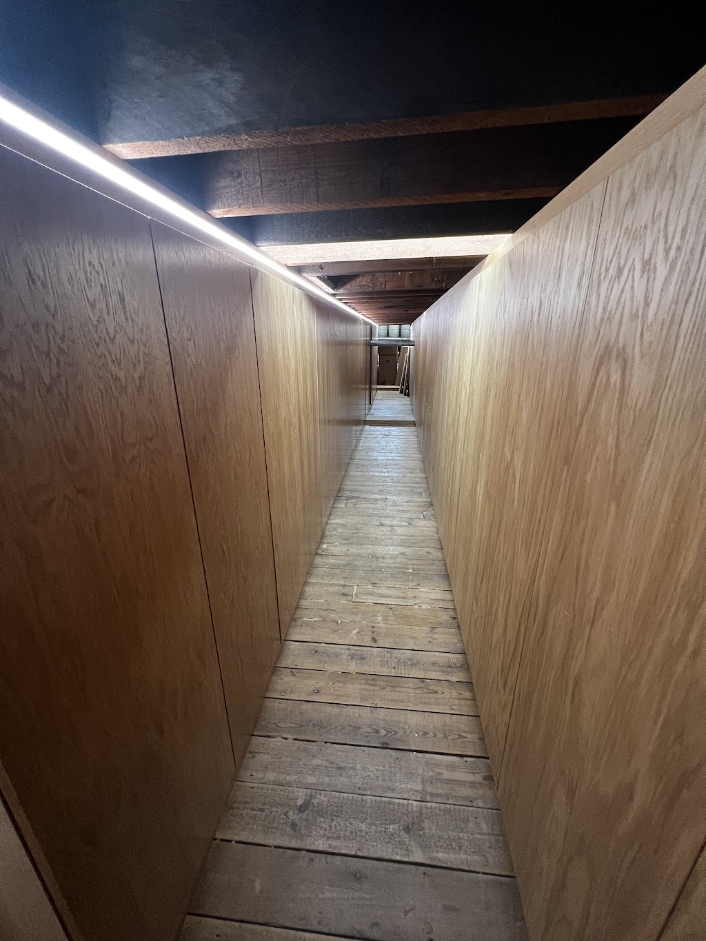 Bespoke joinery by Reeve & Co — Oxford Oxfordshire country house, fitted library shelving