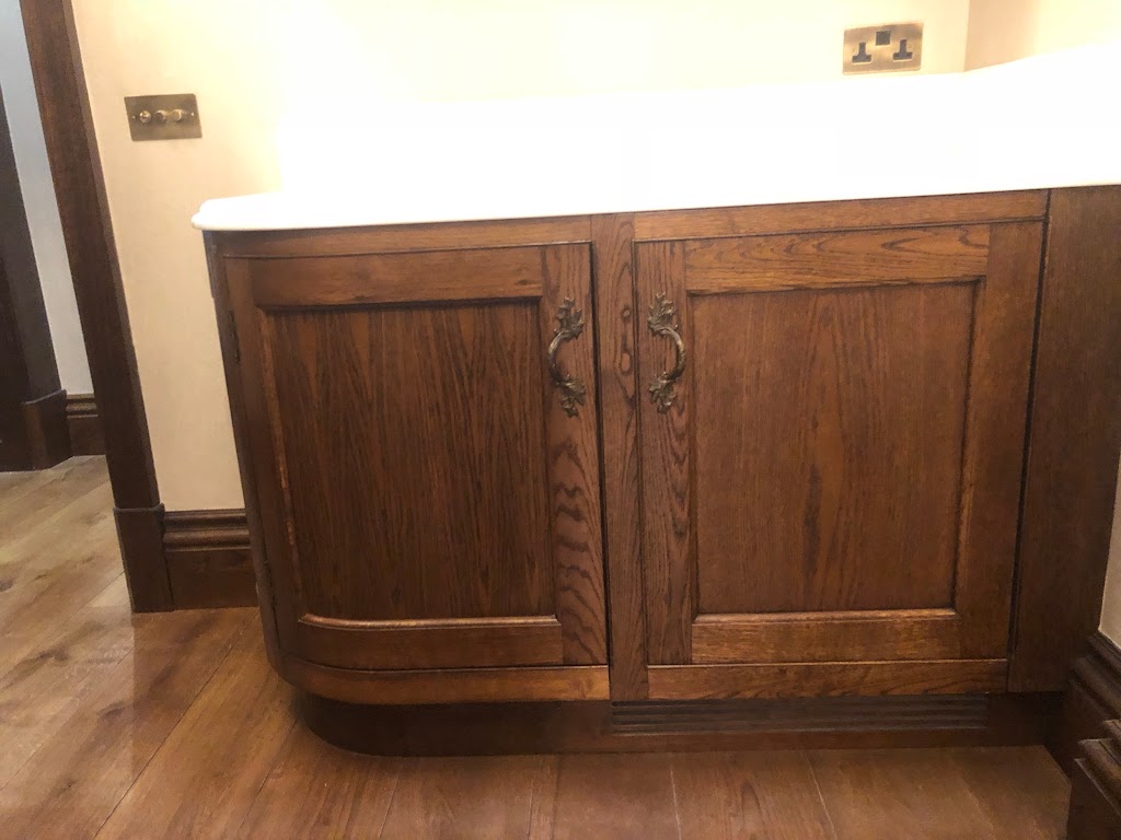 Bespoke joinery by Reeve & Co — Oxford Oxfordshire country house, handcrafted cabinetry