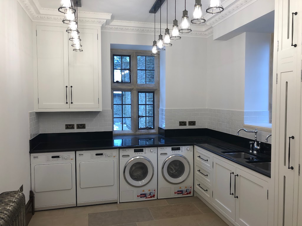 Bespoke joinery by Reeve & Co — Oxford Oxfordshire country house, fitted wardrobes