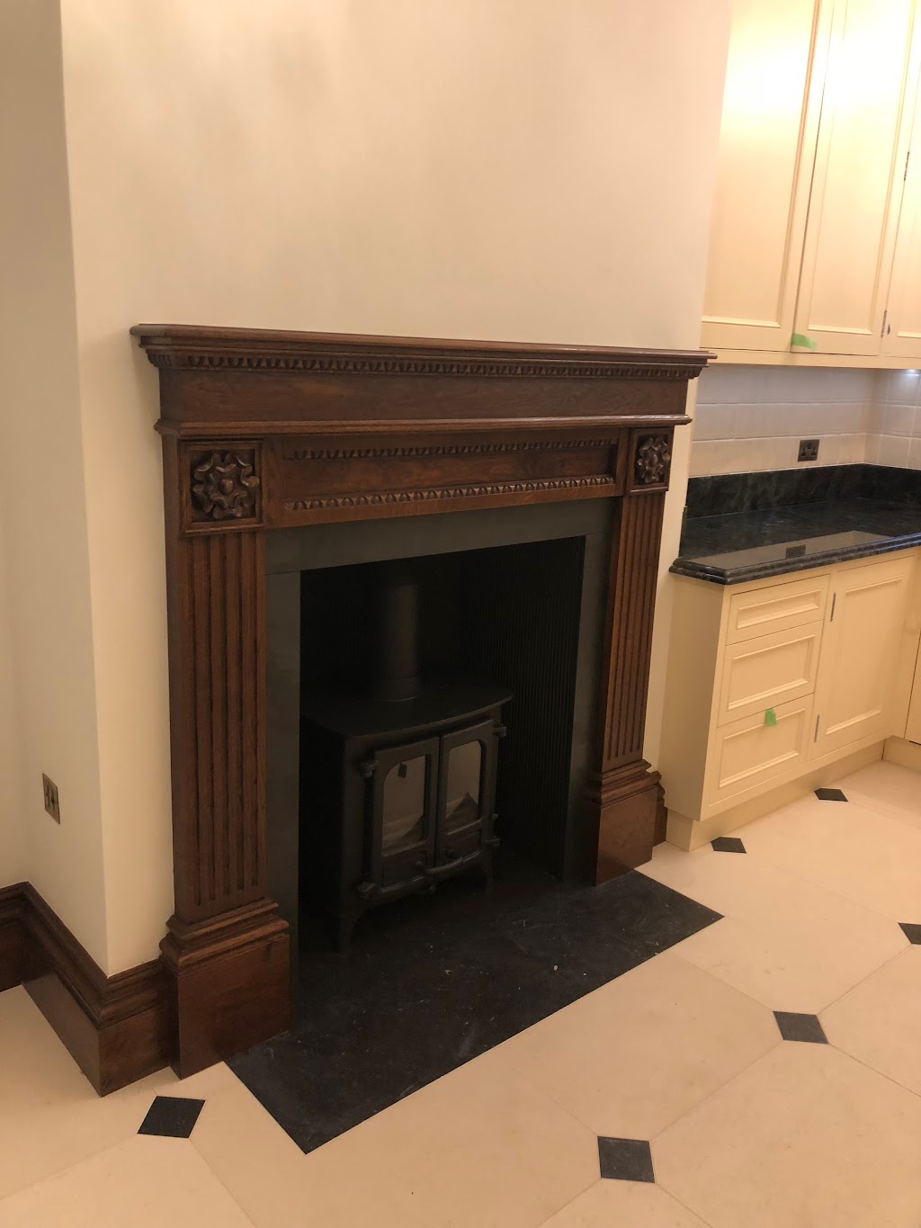 Bespoke joinery by Reeve & Co — Oxford Oxfordshire country house, fitted library shelving